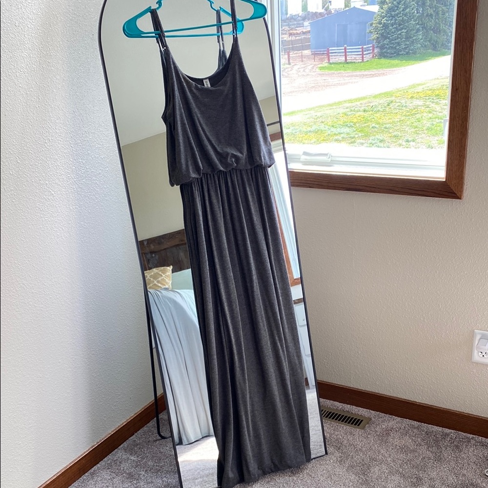 Grey Maxi, S
